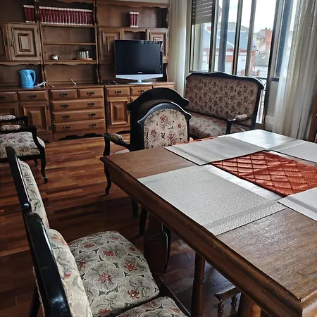 Piso Plaza Lesmes Franco Apartment